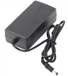 آداپتور 6 ولت 2 آمپر رو میزی