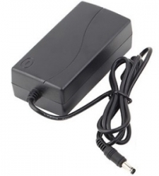 آداپتور 12 ولت 5 آمپر رو میزی - کارتن سفید