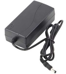 آداپتور 8 ولت 3 آمپر رو میزی